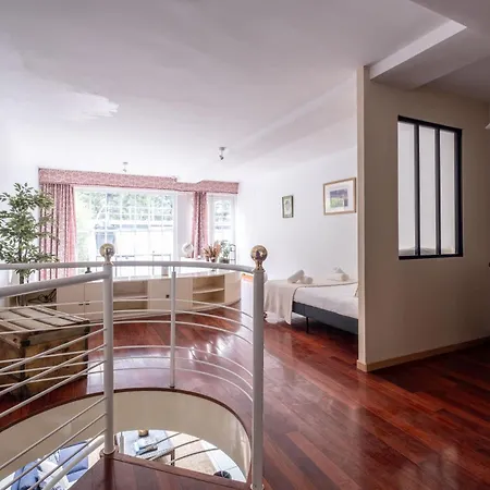 Lägenhet Luxueux Loft Aux Pieds Des Champs-elysees *